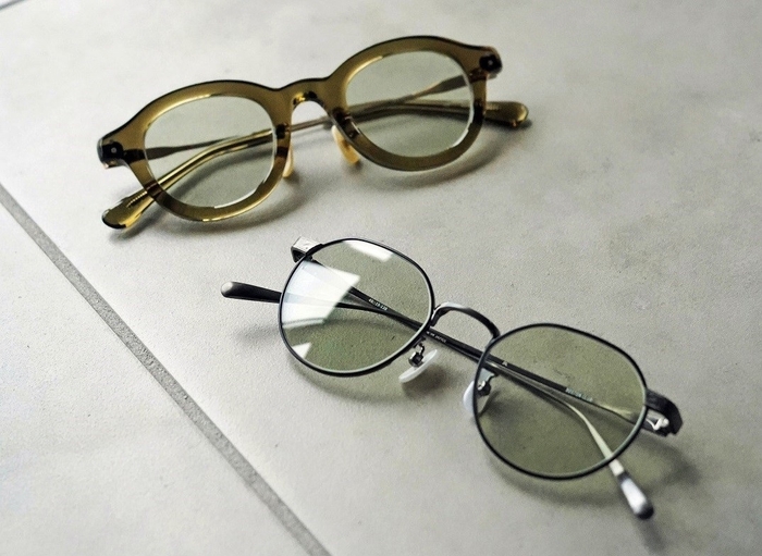 上〈JANIS〉サングラス価格:33,000円(税込) 下〈JIL〉サングラス価格:33,000円(税込)