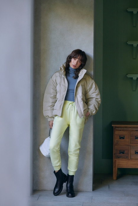 COAT¥20,900  TOPS¥3,850  PANTS¥5,489