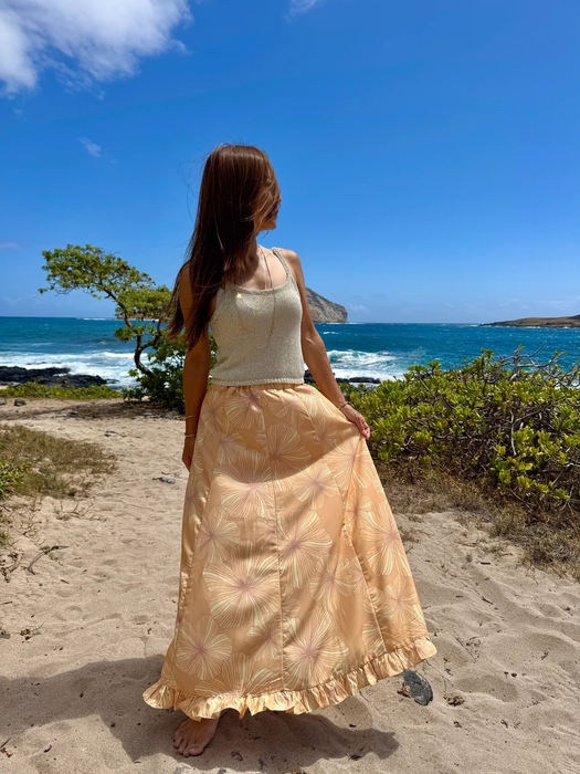 新作薄茶スカート