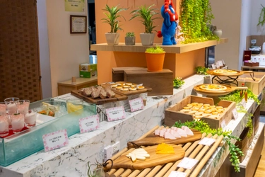 ホテルソビアル 大阪 ドーム前、 「世界を旅する」ランチビュッフェを月1回の限定開催