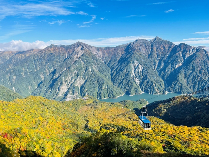 紅葉と立山ロープウェイ(10月上旬)