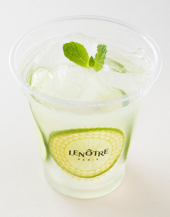 レモネード テイクアウト810円、イートイン825円