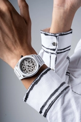D1 MILANO、新作スケルトンウォッチ2型登場 / 白と黒、想像と精密が響きあうモノクロームの構造美