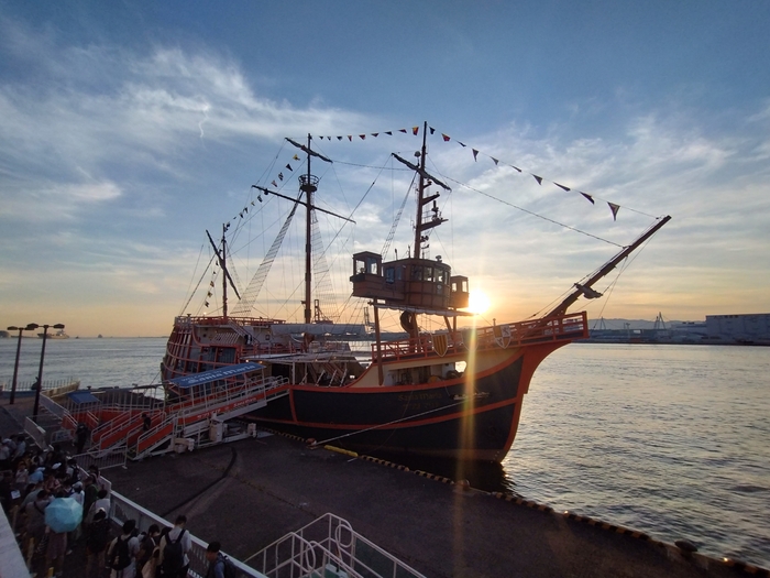 トワイライトクルーズ出航時の様子