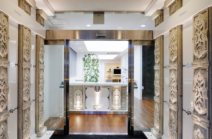 玄関入口 ストネージュ