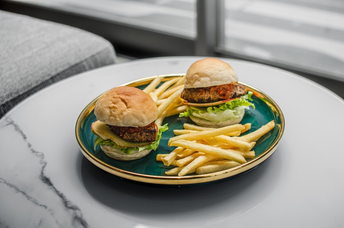 信州牛プレーンミニバーガー&ポテトフライ