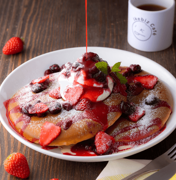 「IKB17 パンケーキ -ストロベリー&マスカルポーネクリーム-」 1枚900円(税込990円)/2枚1,250円(1,375円)