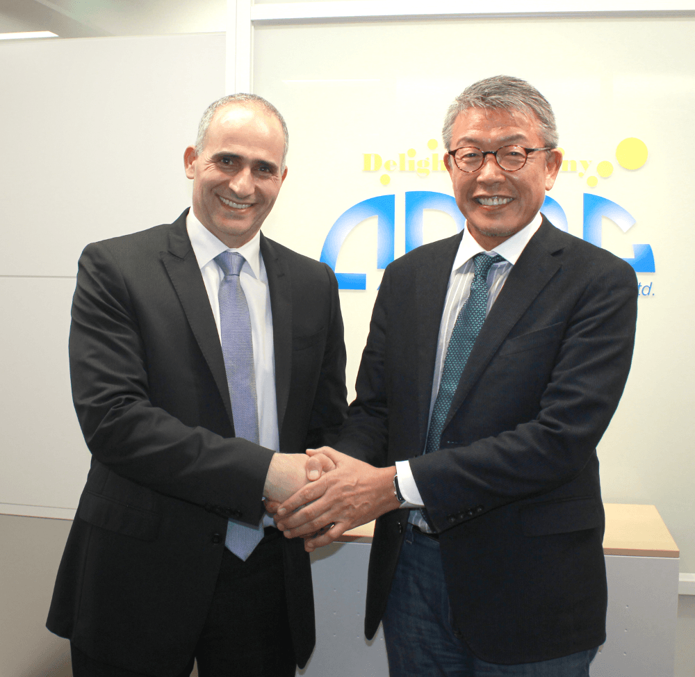 株式会社アドックインターナショナルにてLior氏と小林が面会