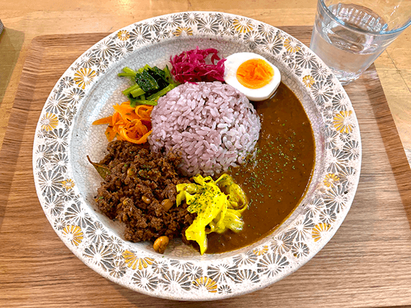 【武雄温泉】コーヒーショップ喜蔵『猪キーマ＆コリコリ大豆のスパイスカレー』