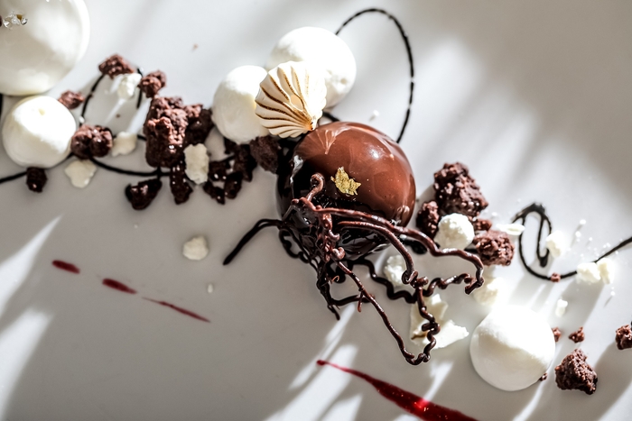 アシェットデセール:ヴィランズの呪文~ノワールチョコ&ホワイトチョコ~