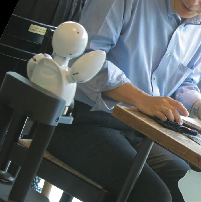 本大会の競技種目となる「OriHime-T配膳」