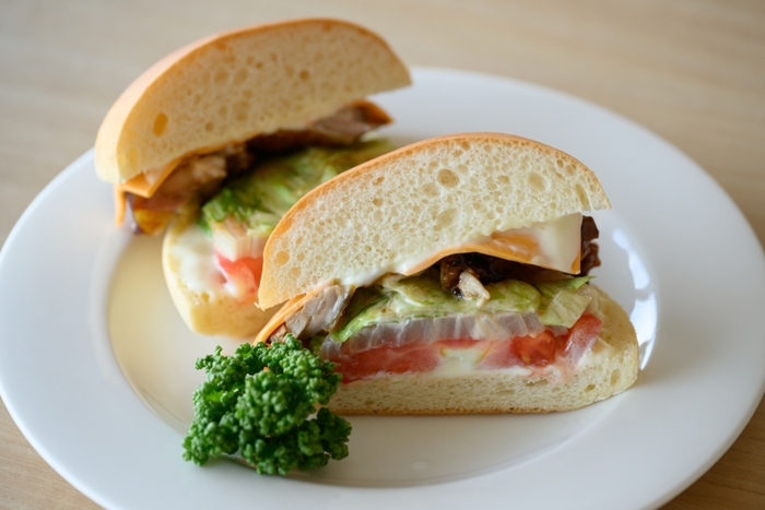 地鶏バーガー断面