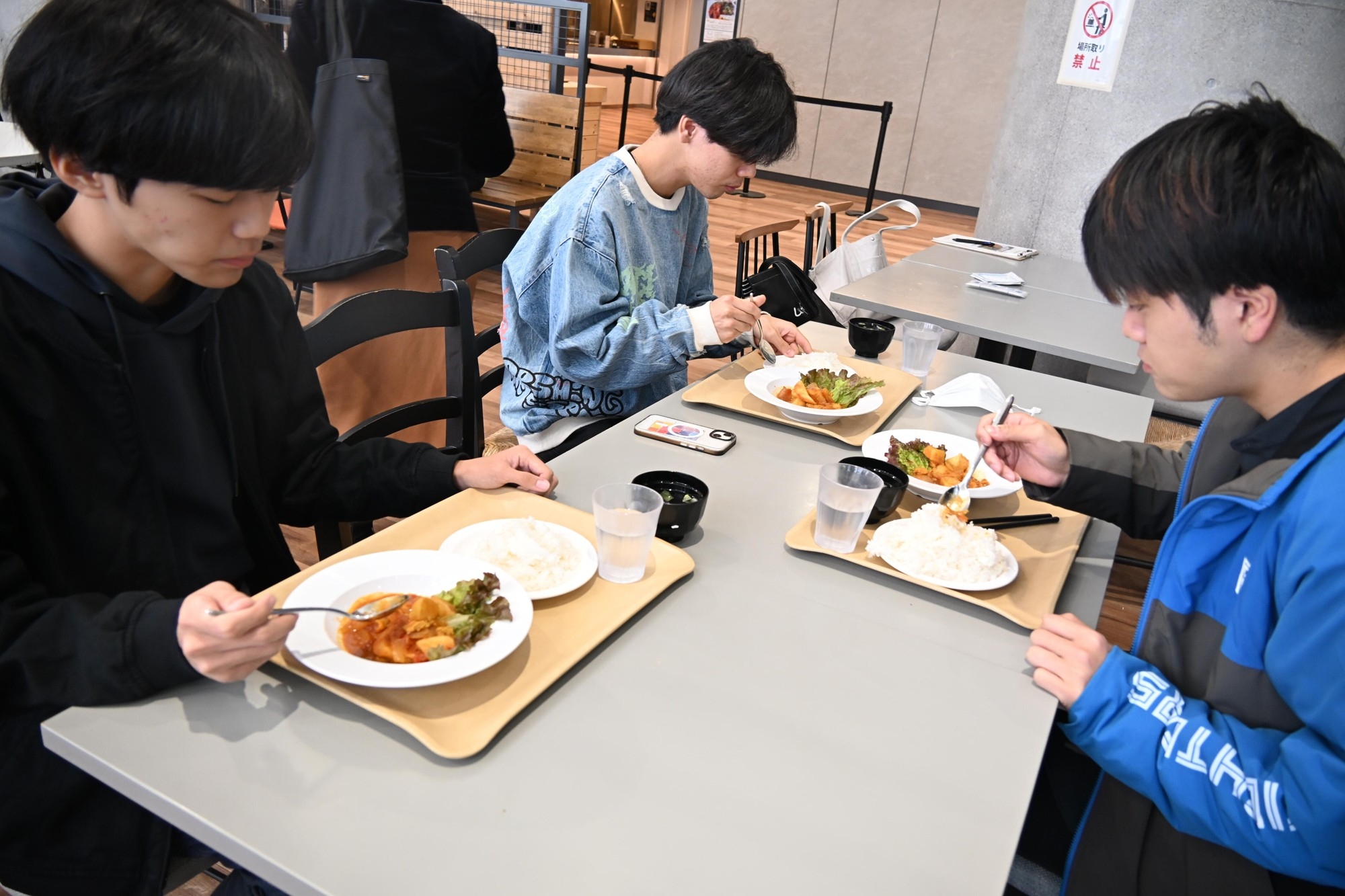 おいしく食べて支援に協力