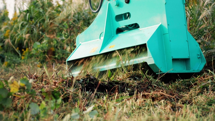 雑草をどんどん粉砕! 回収処理が不要