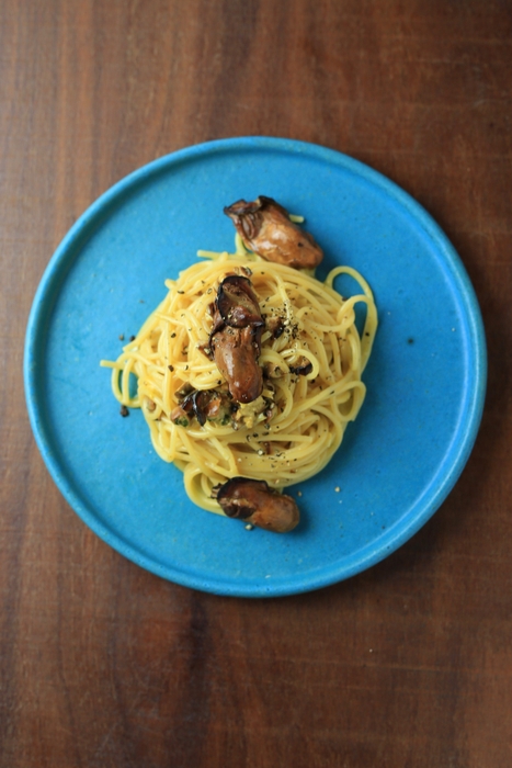 燻製カキのスパゲッティ カルボナーラ