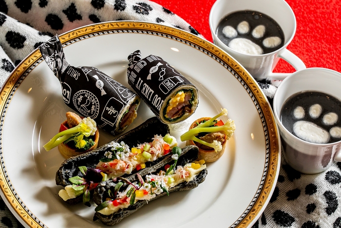 ミニスタンド3段目(ブラックエクレアやリエットタルトなど)&黒豆の特製スープ