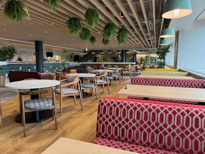 カフェスペース内観