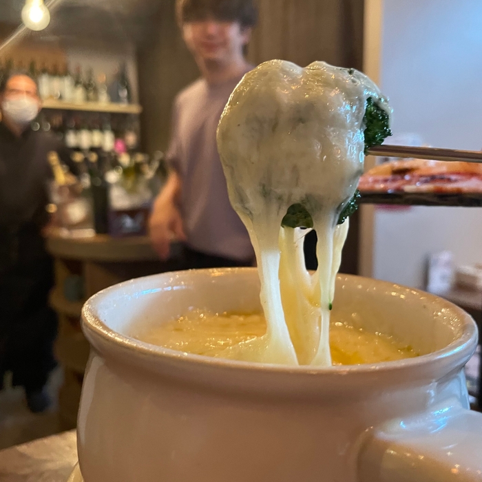 濃厚でズッシリとした本場のフォンデュ