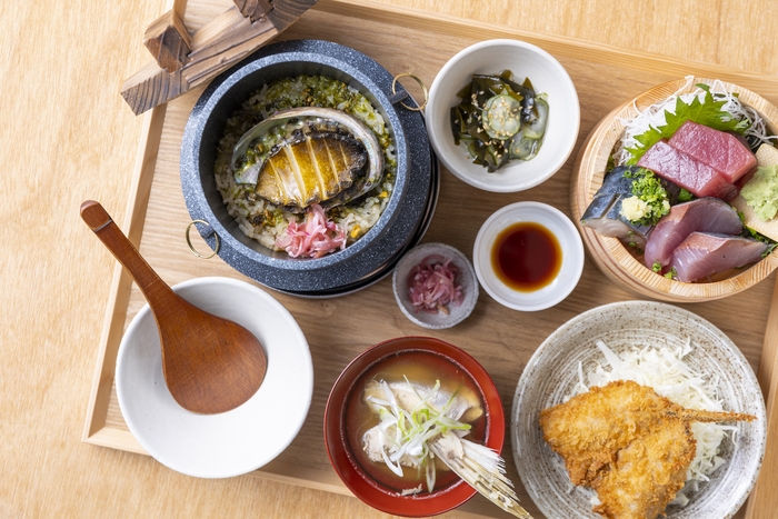 鮑めし 定食付き 3,608円