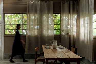 二度と出会えない最後の3000mを解禁　 数千年の黒土が育んだ伝説の黒大麻カーテン 「ブラックソイルヘンプ」が12/19～限定公開