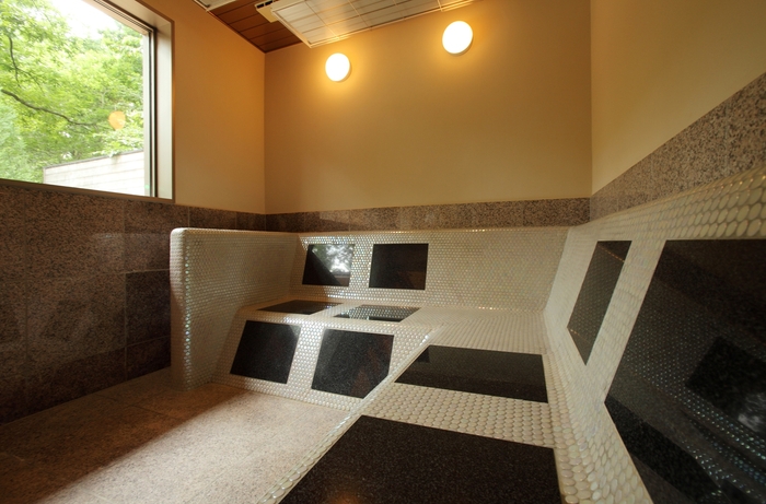「渓流露天風呂 川の湯まる」併設の低温岩盤浴「川のサウナ」