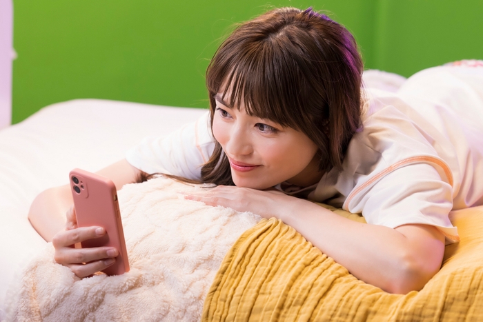 Qoo10「メガ割」新TV-CM『メガ割ナイトルーティン』篇(7)