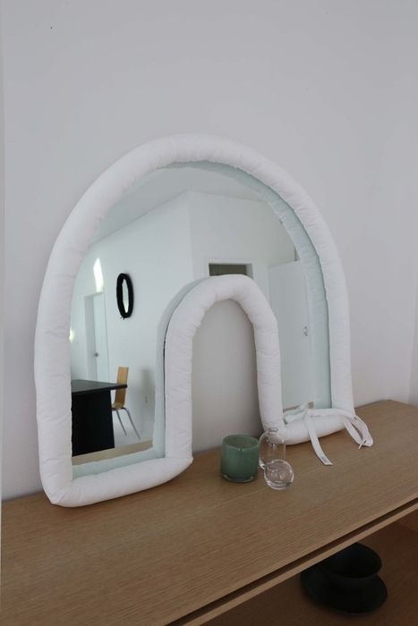 MIHO.mirror.01