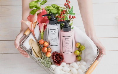 髪と頭皮に潤いが欲しい方、髪が弱くボリュームが欲しい方へ　 「405クレンジングコンディショナー」からお悩みに合わせた 2タイプ『モイスト＆ボリュームアップ』が新登場！ 4月9日予約販売開始