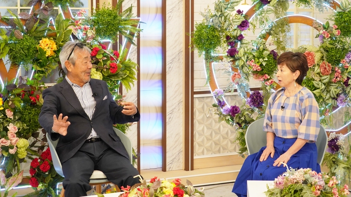 寺尾さんのお話にびっくりする阿川さん