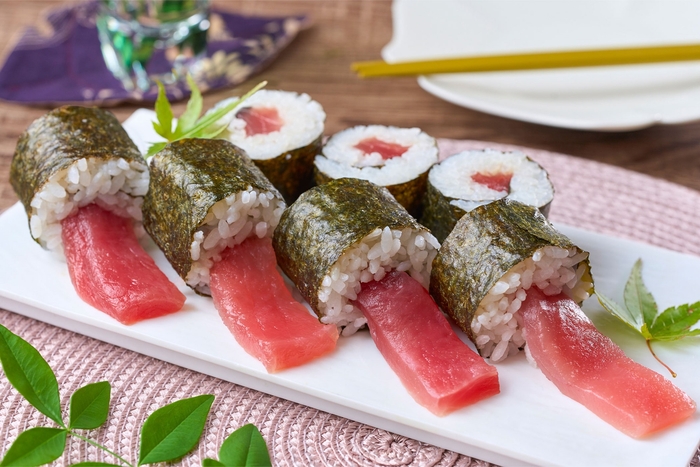 まぐろはみ出し鉄火巻き(Premium 白浜彩朝楽ほか2施設)