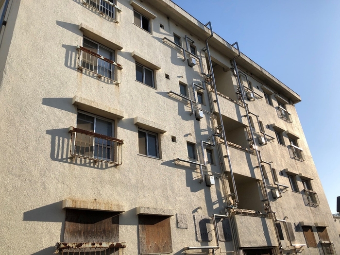 空き家のまま約30年放置された昭和の公務員宿舎