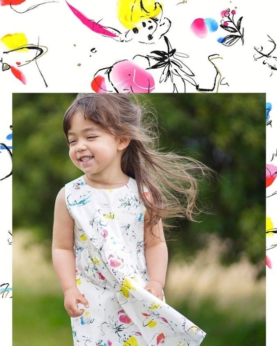 <tomorrow>明日もその先もずっと、この地球に生きる動物たちと一緒に暮らしていける未来をみんなで作っていきたいという思いを込めてデザインしました。カラフルで愛くるしい動物たちが、見ていてとても楽しい気持ちにさせてくれる柄です。