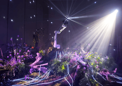 過去には協働ロボットとアートの融合実績もある。2022年3月の「ゴーテック2022」(主催:テレビ朝日)において、テレビ朝日の技術者がオープンソースの3DCGソフトウェア「Blender」でロボットアームのモーションを制作。ウィングロボティクス株式会社の技術支援でアート作品が完成した。「Blender」を利用するクリエーターをはじめ、多くの企業や人がロボットを活用する機会が拡大する可能性を示した