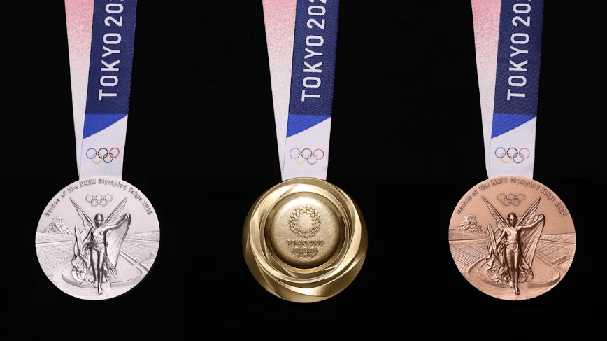 東京オリンピックの際に実際に使われたメダル。出典:IOC - International Olympic Committee