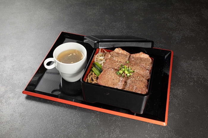 虎厨房手切り生牛タンの焼肉重