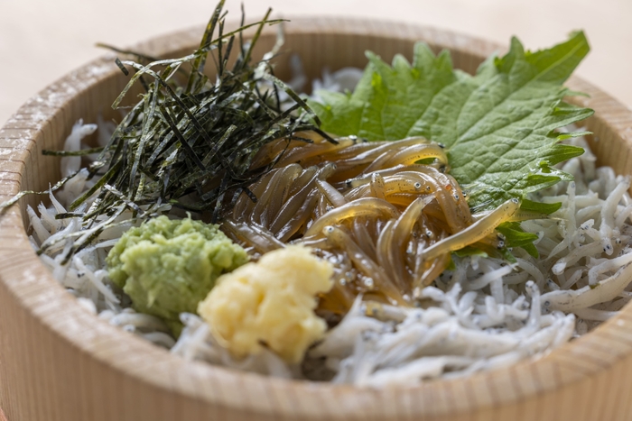 湘南しらす2色桶丼 1,485円(税込) 1