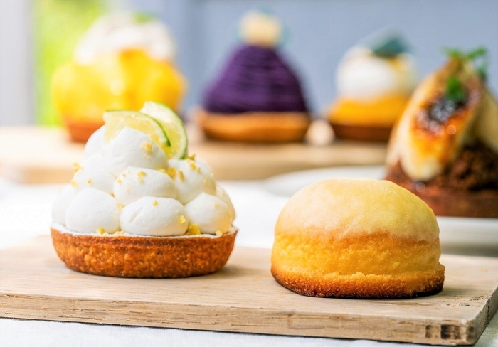 フルーツタルト専門店 oHacorte オハコルテ 左「石垣島産マイヤーレモンのティラミスタルト」 右「焼きたてヒラミーレモンケーキ」