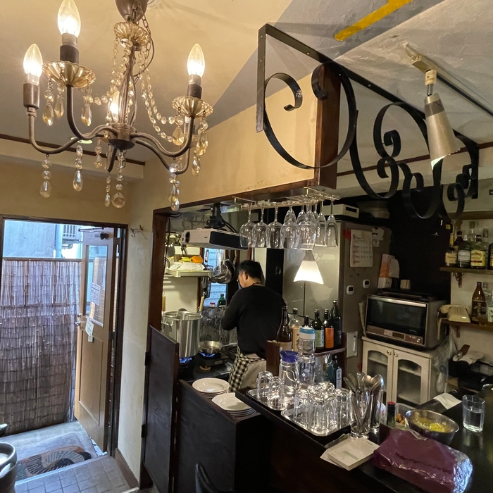 路地裏隠れ家の店内