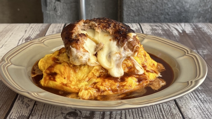 名物!ダブルチーズハンバーグオムライス