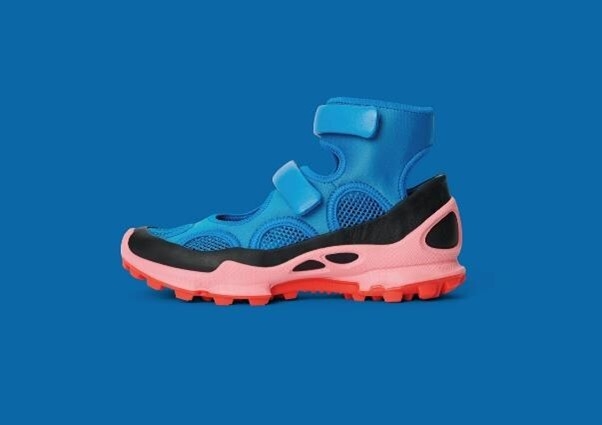 ECCOがナターシャ・ラムゼイ=レヴィとのカプセルコレクション第二弾を発表