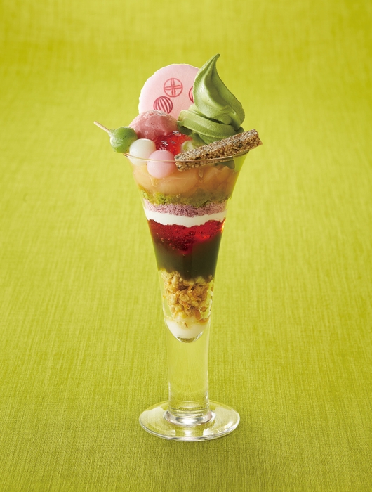 「桃と桜桃の抹茶パフェ」 1,300円(税込1,430円)