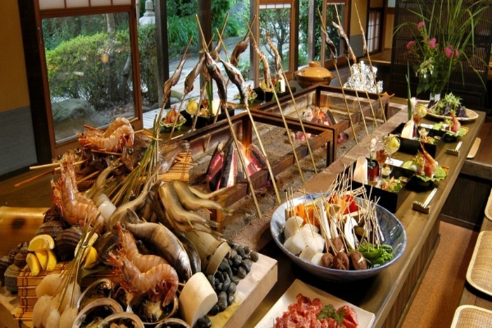 海の幸・山の幸を堪能 ※イメージ