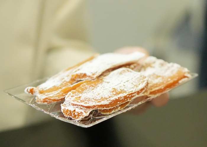 大釜で煮込んだ、黒い干し芋 689円(税込)