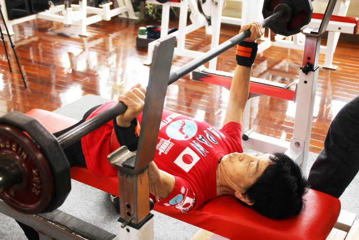 72歳からトレーニング開始し、60Kgを持ち上げたこともある奥村正子さん 現在90歳