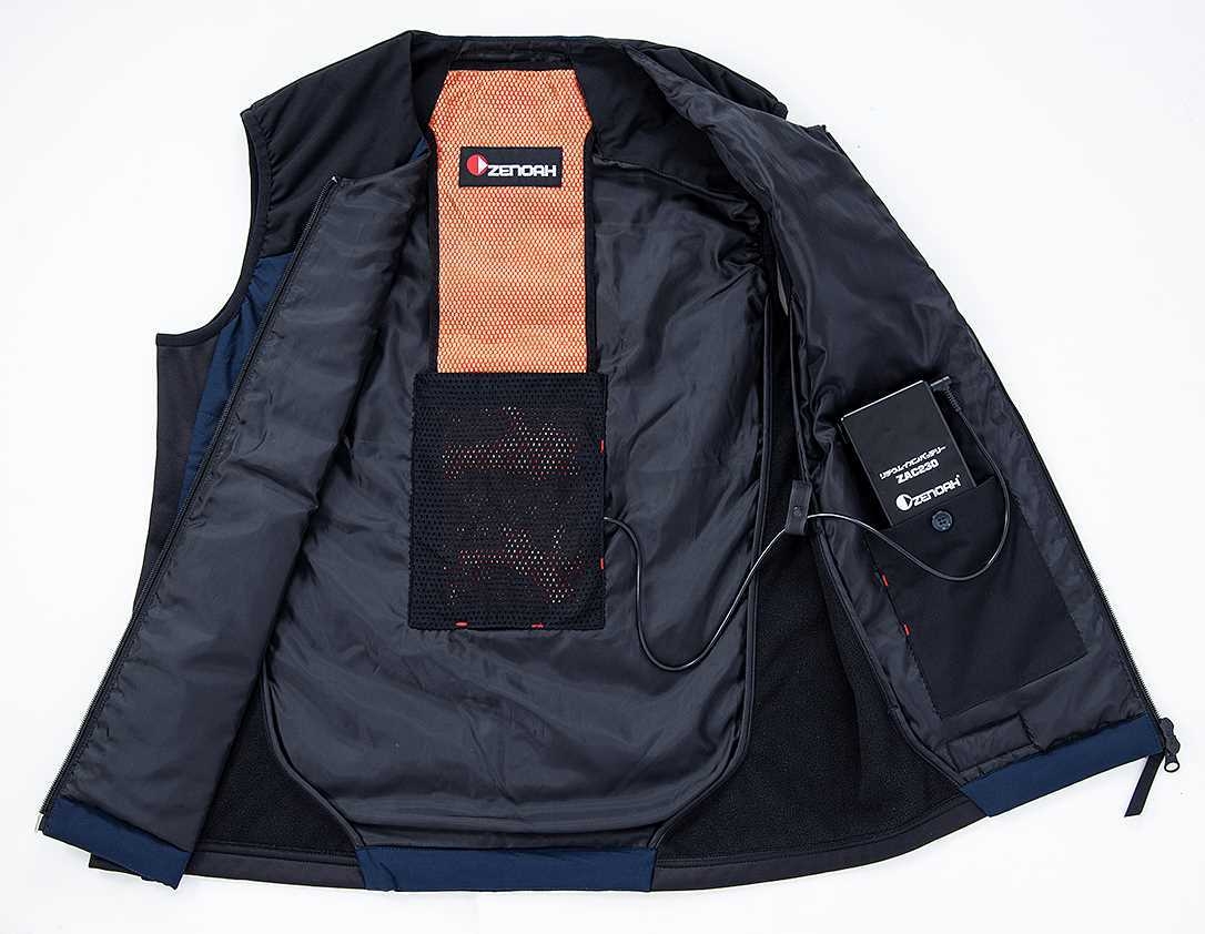 内ポケットに収納されるバッテリー