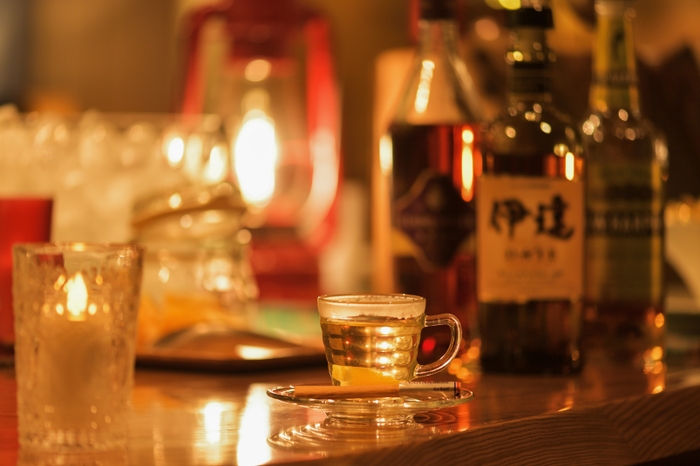 ナイトサロンではブランデー・ウイスキー・珈琲・紅茶・湯上りドリンク などおやすみ前のリラックスタイムを