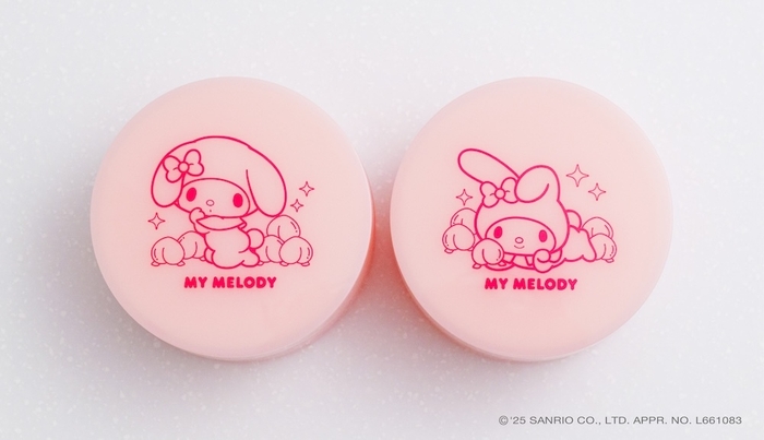 写真左:両耳がたれてるマイメロディ 写真右:片耳がたれてるマイメロディ