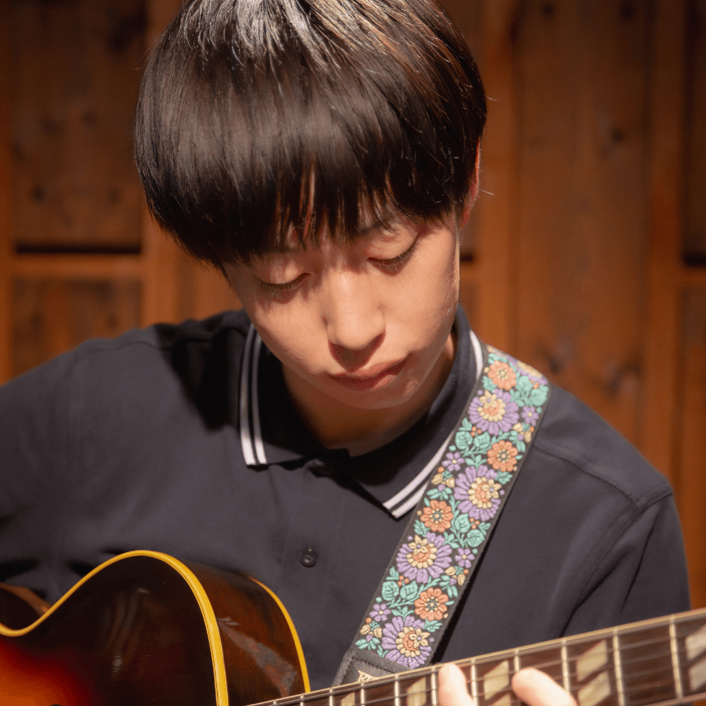 大塚雅弘(Guitar )