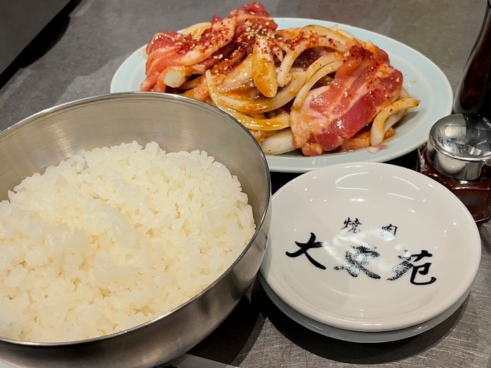 爆盛り500g!「ミックス焼肉定食」