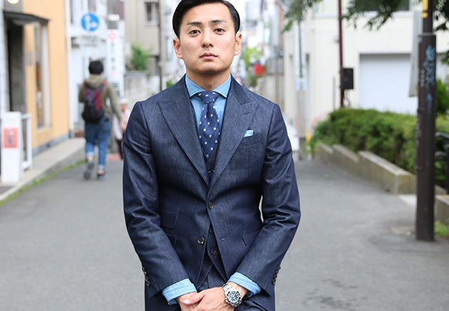 SILK シルク40%を含む高級感あふれるデニムスーツ。結婚式に。